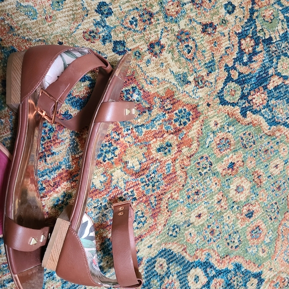 Ted Baker CAMEL 41/10US OVEY STUDDED BOW LEATHER SANDALS - Picture 4 of 8